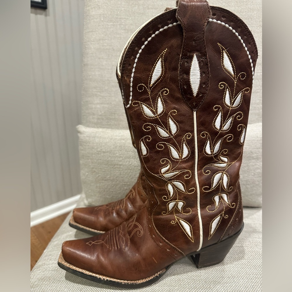 Ariat Women’s Sonora Bitterwater Embroidered Cowboy Boots Worn Once!! Size 7